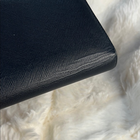 Prada black Leather zip around wallet - Picture 2 of 8